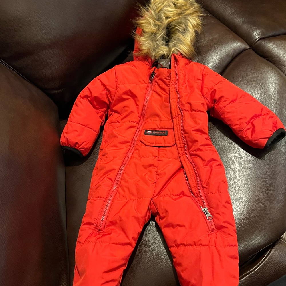 CANADA WEATHER GEAR Red
Faux Fur Trim Hooded